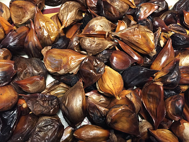 熟成後のジャンボ黒にんにく